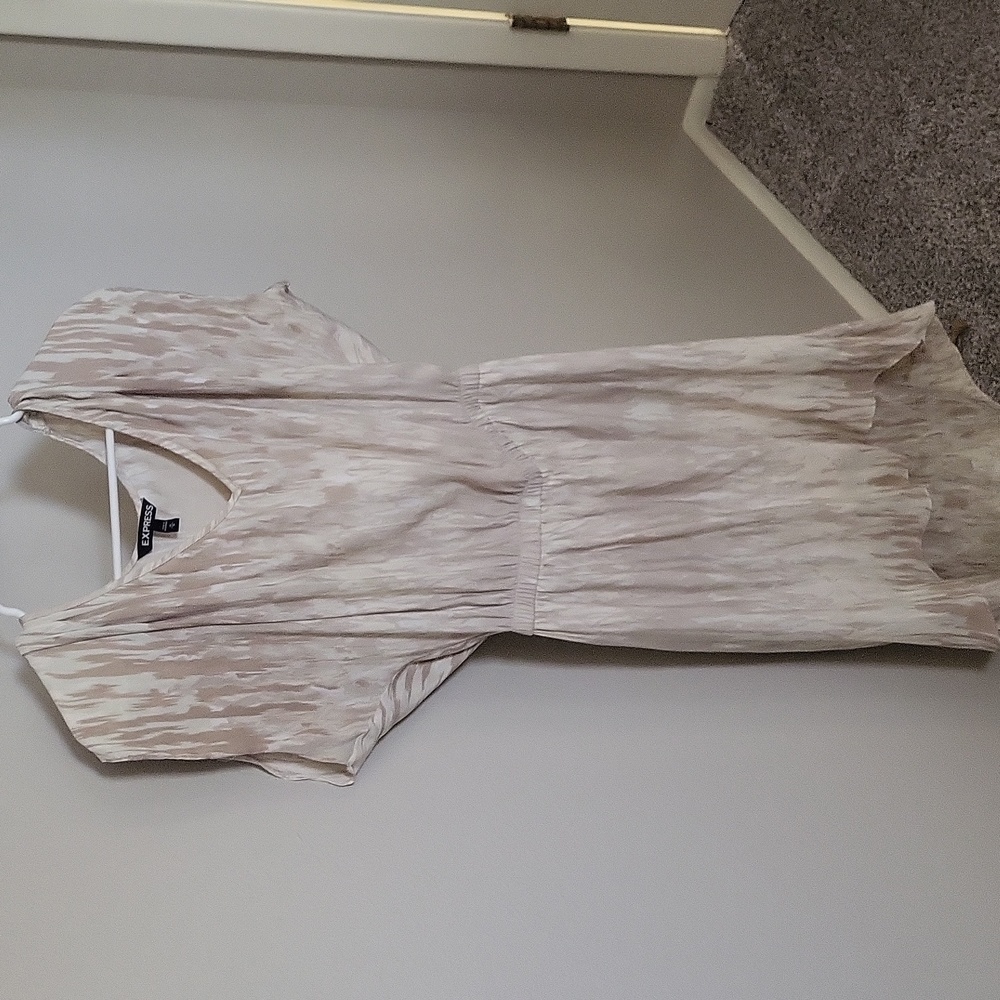 Dress - Picture 3 of 4
